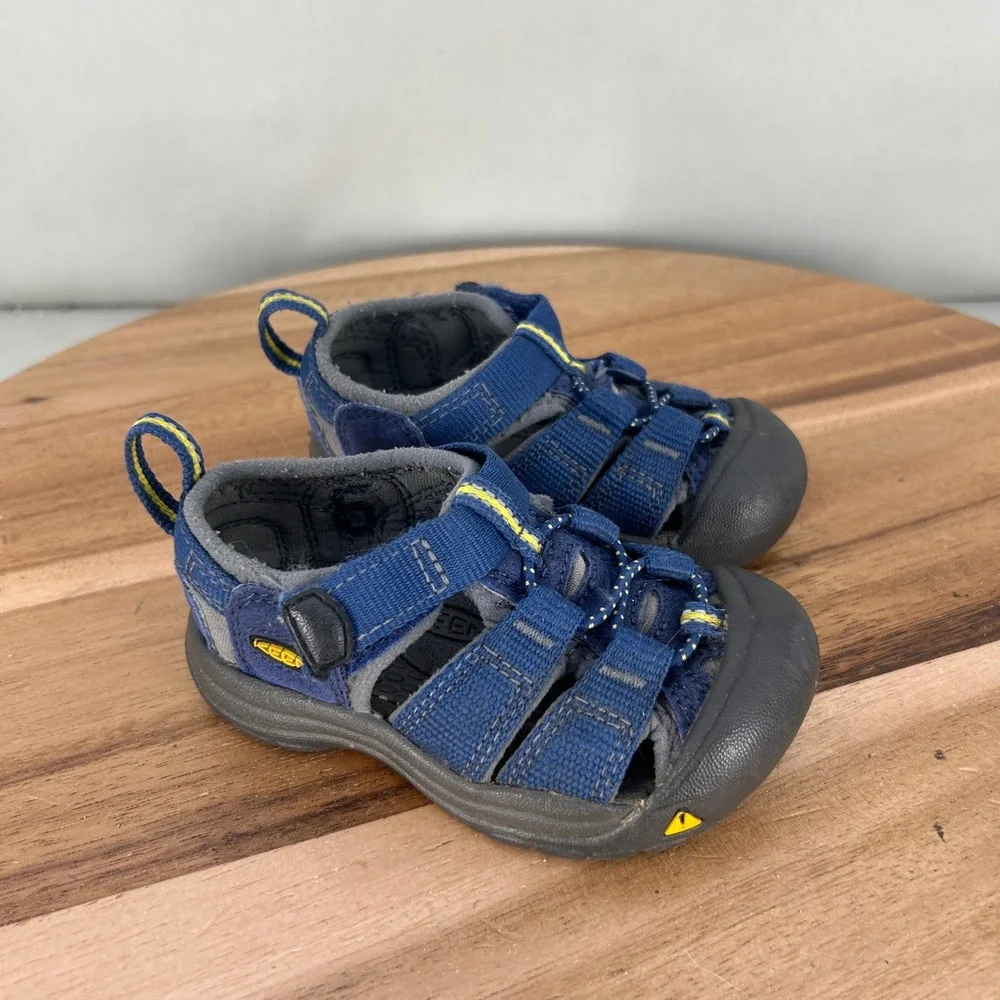 Keen Newport H2 Navy Blue Yellow Toddler Boys Sandals Size 5